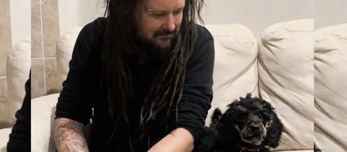 Jonathan Davis Gives New Meaning To The Phrase Freak On A Leash